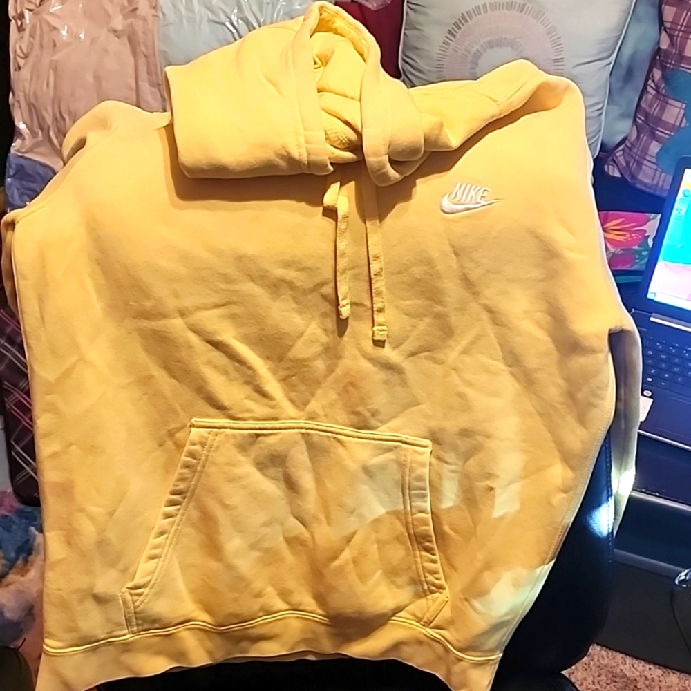 Nike hooded sweatshirt womens